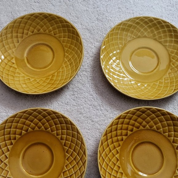 Gold Medallion Enoch Wedgwood Tunstall Tea Cup Saucer Set Of 4 GUC - Picture 3 of 12